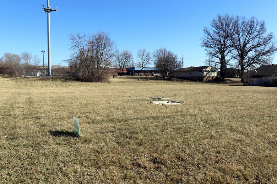 More Photos Of 12816 E 47th St S, Independence General Retail For Sale