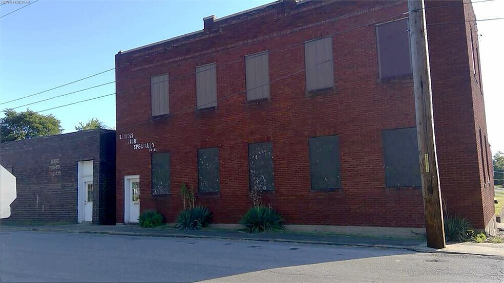 More Photos Of 204 McCreary St, Fort Branch Light Manufacturing For Sale