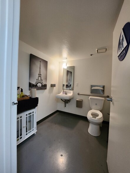 More Photos Of 2441 W 205th St, Torrance Research And Development For Lease