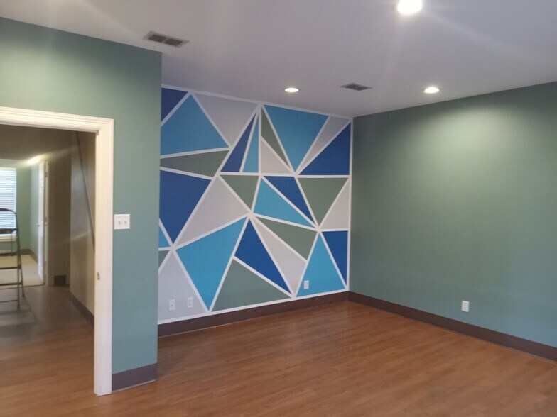 More Photos Of 2702 Calloway Rd, Tyler Office For Lease