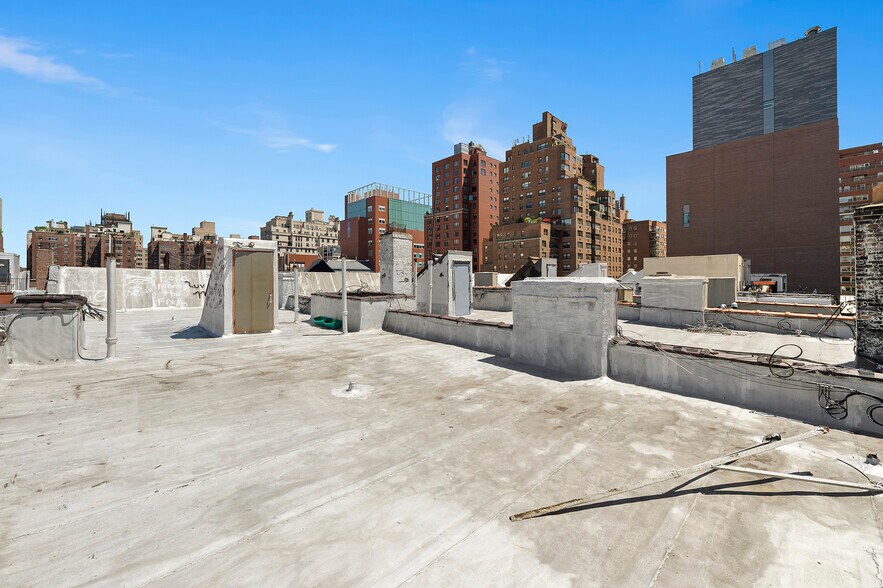 More Photos Of 518 E 83rd St, New York Apartments For Sale