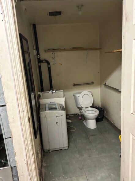 More Photos Of 10 E 37th St, New York Office For Sale