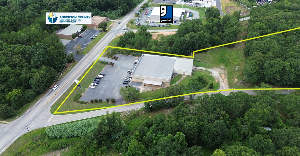 More Photos Of 900 Greenville Dr, Williamston Medical For Lease