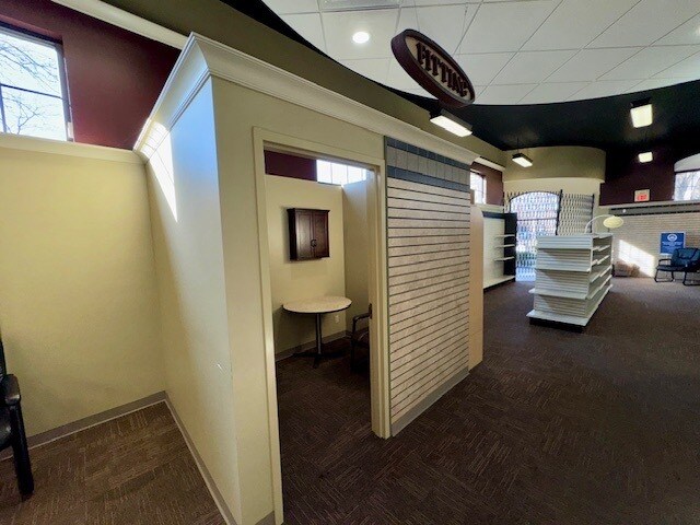 More Photos Of 640 N Fountain Ave, Springfield Freestanding For Sale