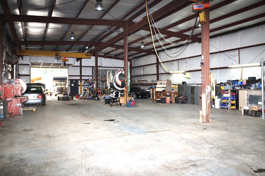 More Photos Of 2335 Columbia Hwy, Pulaski Office For Sale