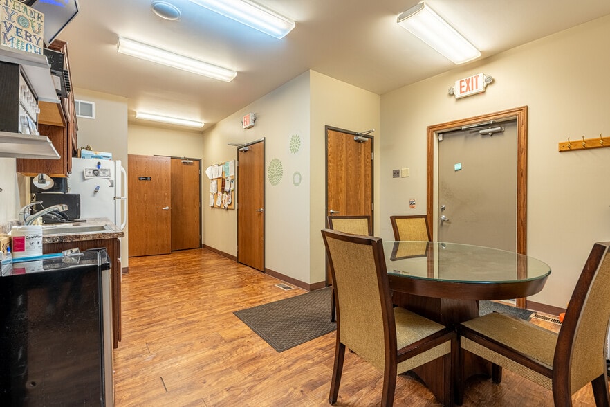 More Photos Of 1107 S Mulford Rd, Rockford Office For Sale