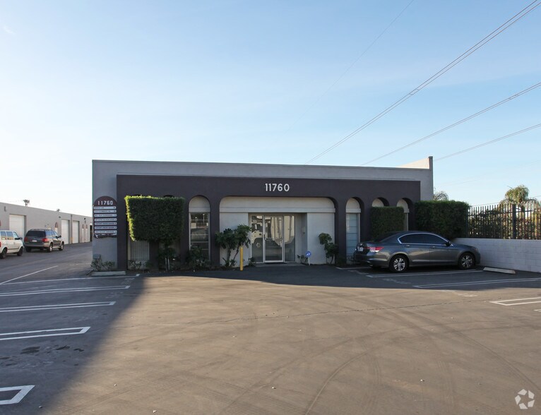 More Photos Of 11760 Roscoe Blvd, Sun Valley Warehouse For Lease