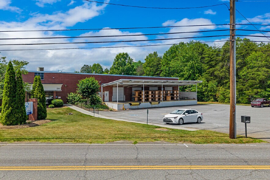 More Photos Of 1860 Main Ave SE, Hickory Warehouse For Sale