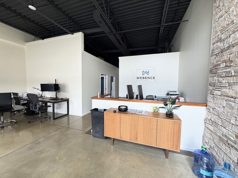 More Photos Of 1000 3rd Ave SW, Carmel Light Distribution For Lease