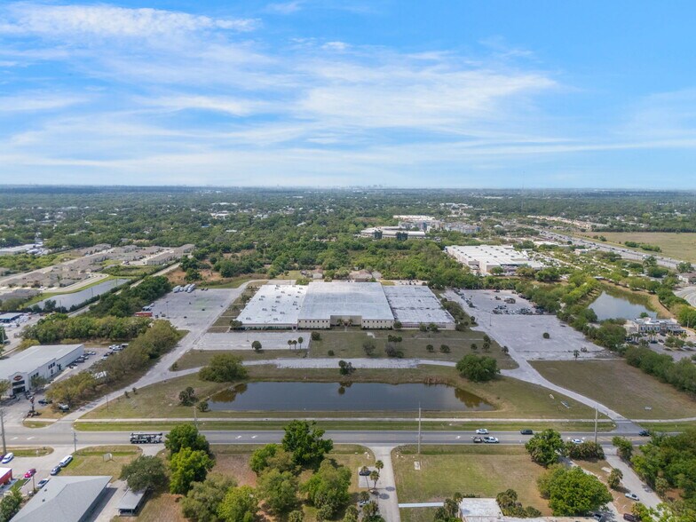 Primary Photo Of 100-106 Cattlemen Rd, Sarasota Distribution For Sale
