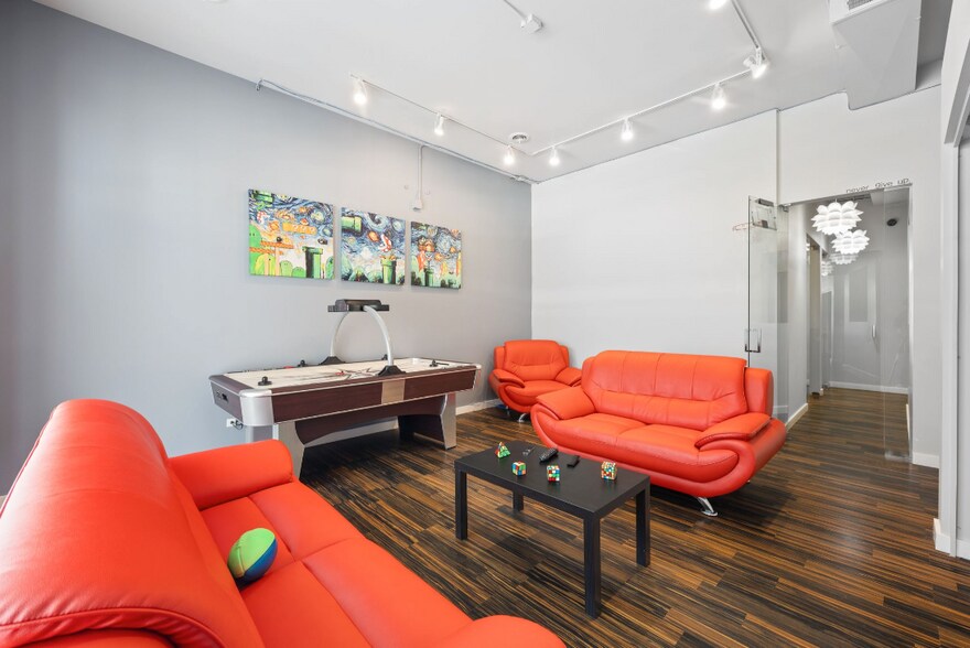 More Photos Of 2853 N Pulaski Rd, Chicago Storefront Retail Office For Sale