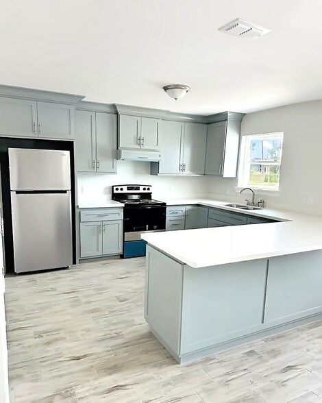 More Photos Of 925 N Iowa Ave, Brownsville Multifamily For Sale