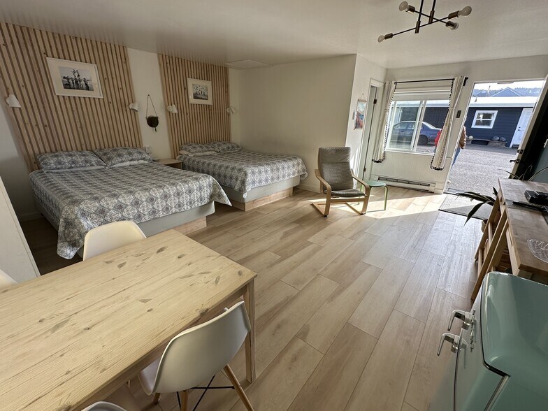 More Photos Of 640 Highway 101 N, Yachats Hotel For Sale