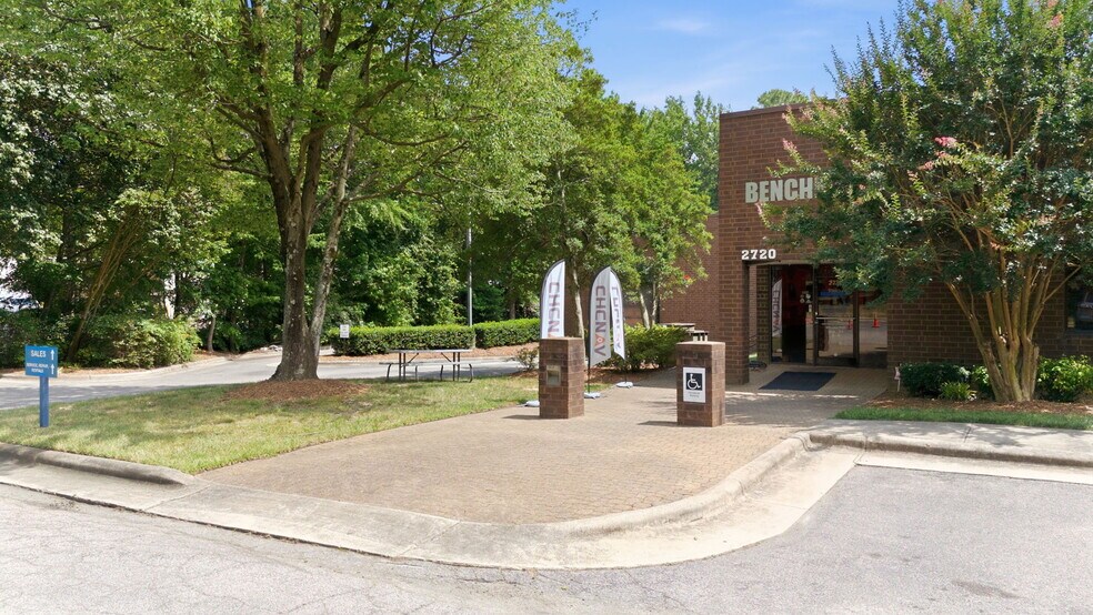 More Photos Of 2720 Discovery Dr, Raleigh Flex For Lease