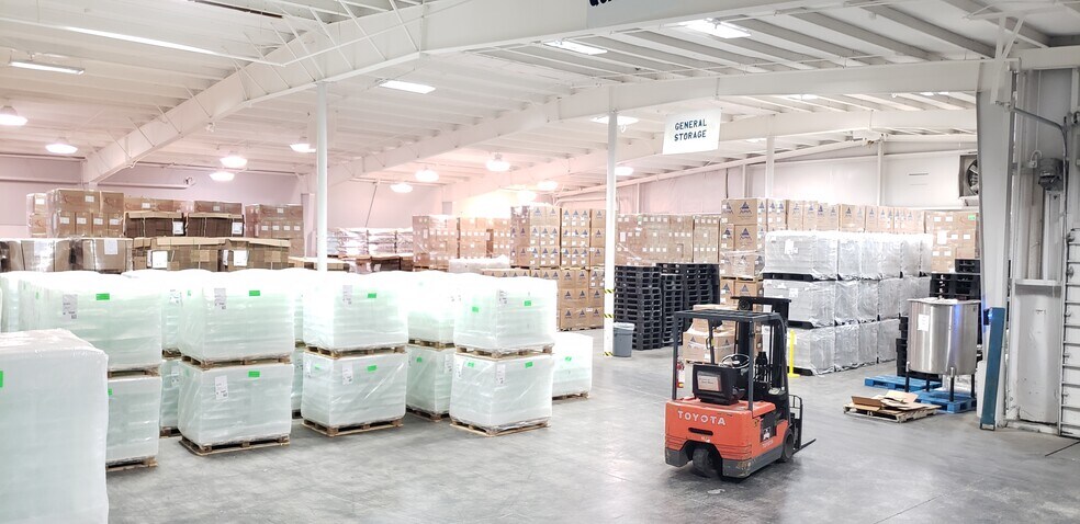 More Photos Of 123 Larned St, Syracuse Manufacturing For Lease