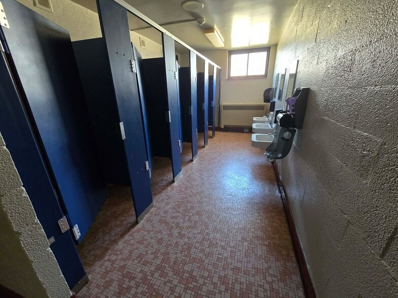 More Photos Of 613 Mulberry st, Yankton Specialty For Sale