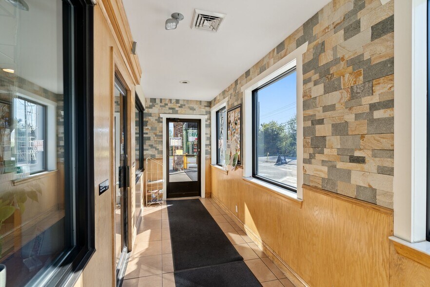 More Photos Of 232 W Moorestown Rd, Wind Gap Restaurant For Sale