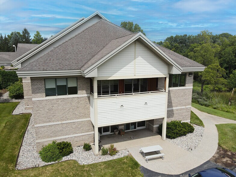 More Photos Of 1044 Eastbury Dr, Lansing Office For Sale