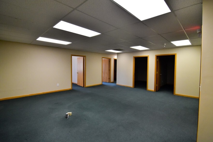 More Photos Of 39319 Plymouth Rd, Livonia Office For Sale