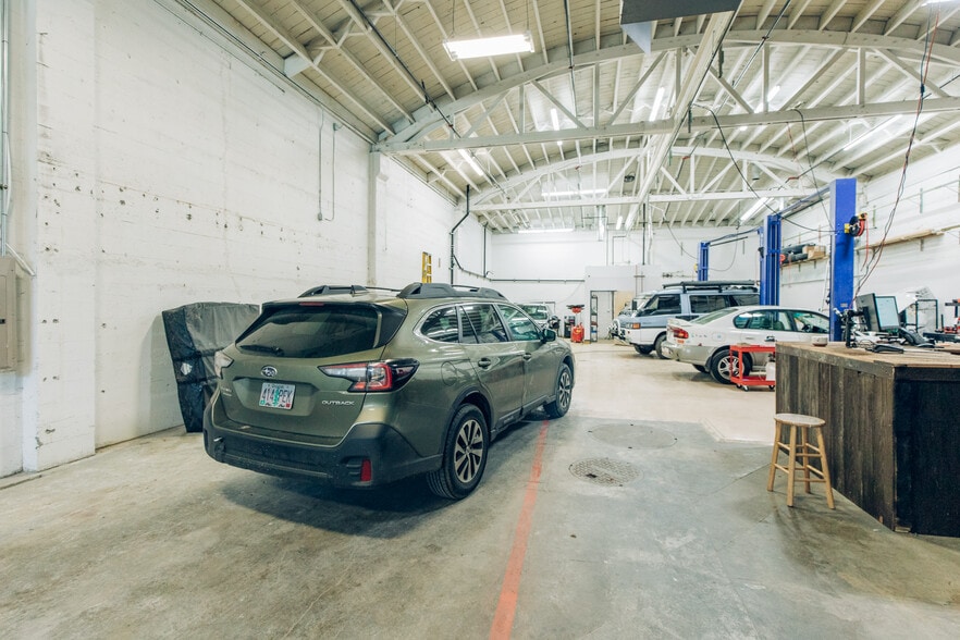 More Photos Of 1001 SE Division St, Portland General Retail For Sale