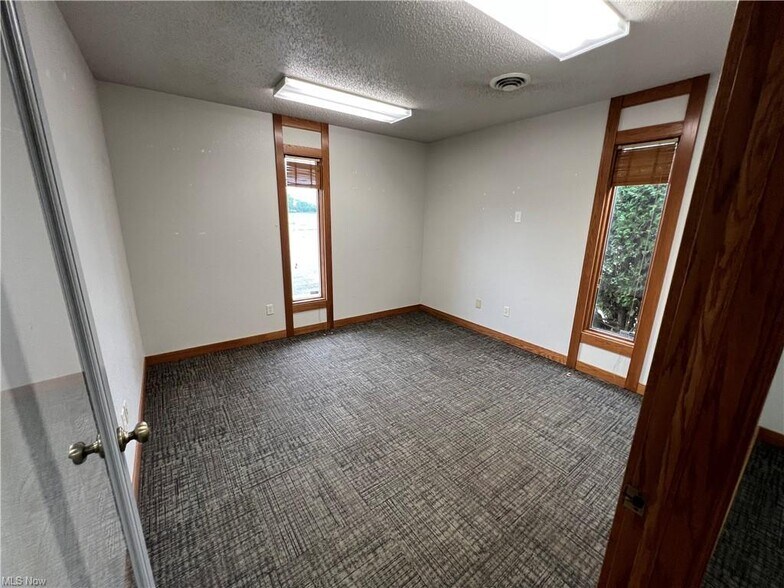 More Photos Of 8433 South Ave, Youngstown Light Distribution For Lease