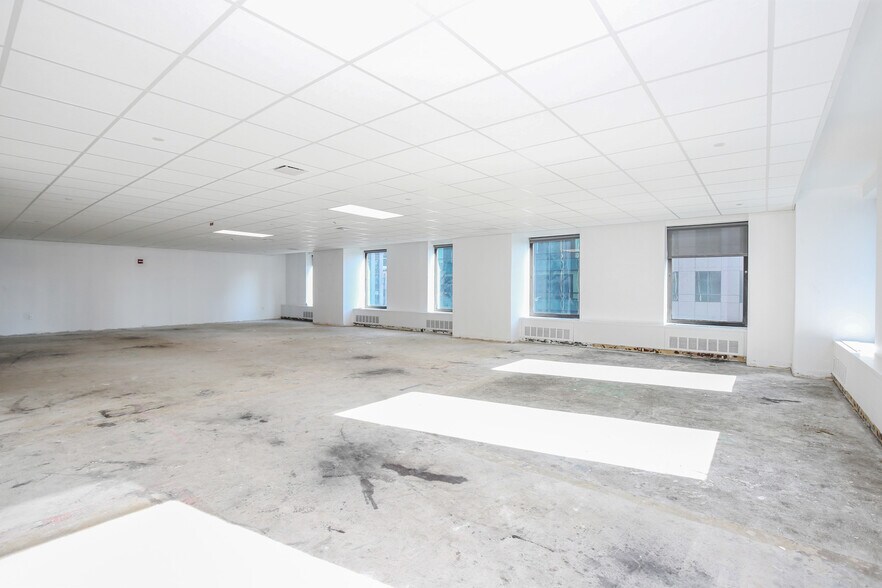 More Photos Of 633 Third Ave, New York Office For Lease
