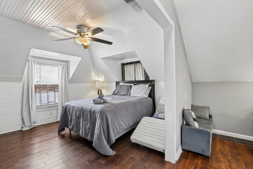 More Photos Of 421 Howard St, San Antonio Hospitality For Sale