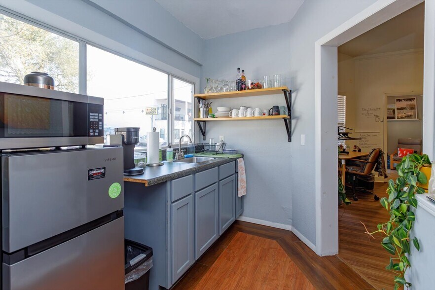 More Photos Of 37 Hill Ave, Orlando Flex For Sale