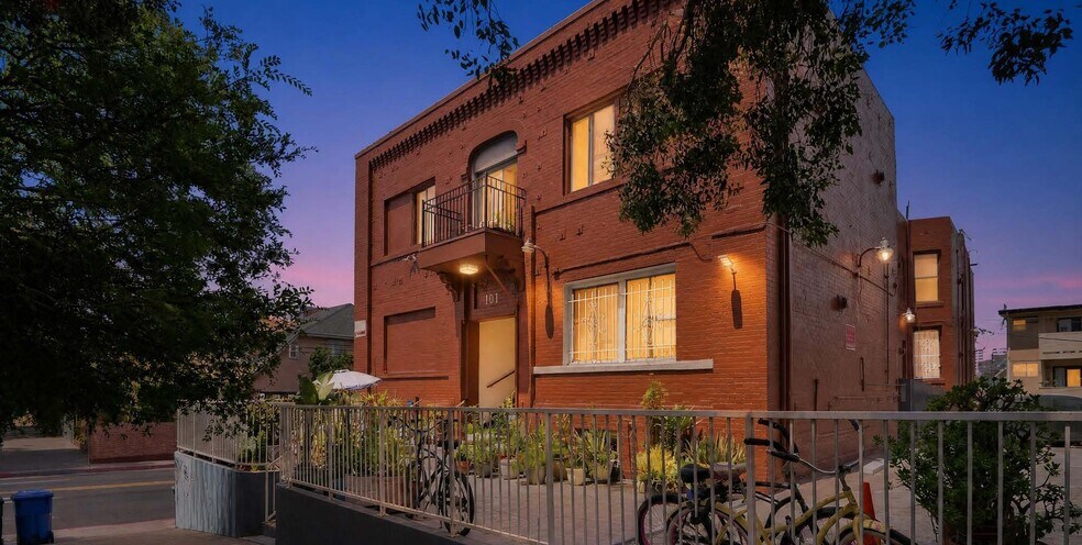More Photos Of 101 Dudley Ave, Venice Apartments For Sale
