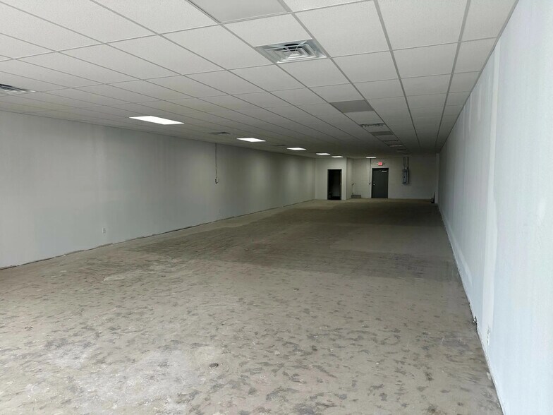 More Photos Of 539-545 N Line St, Columbia City Freestanding For Lease