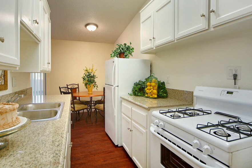 More Photos Of 10501 Croetto Way, Rancho Cordova Apartments For Sale