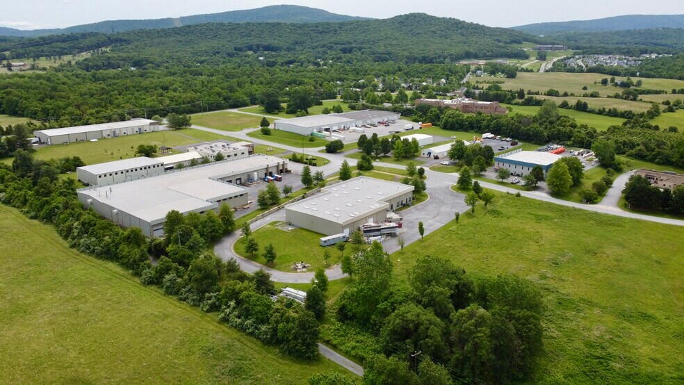 More Photos Of 1326 Progress Dr, Front Royal Flex For Sale