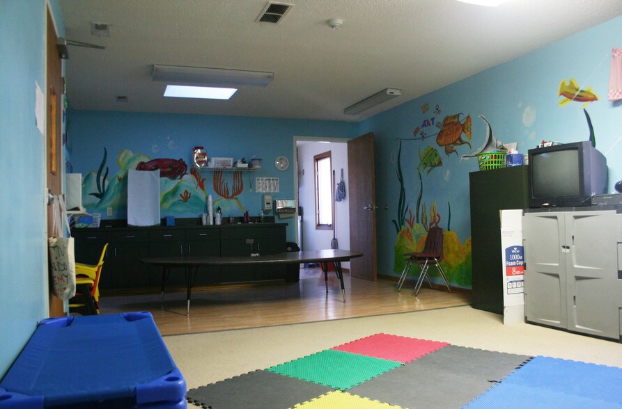 More Photos Of 1520 Knox St, Lincoln Office For Sale