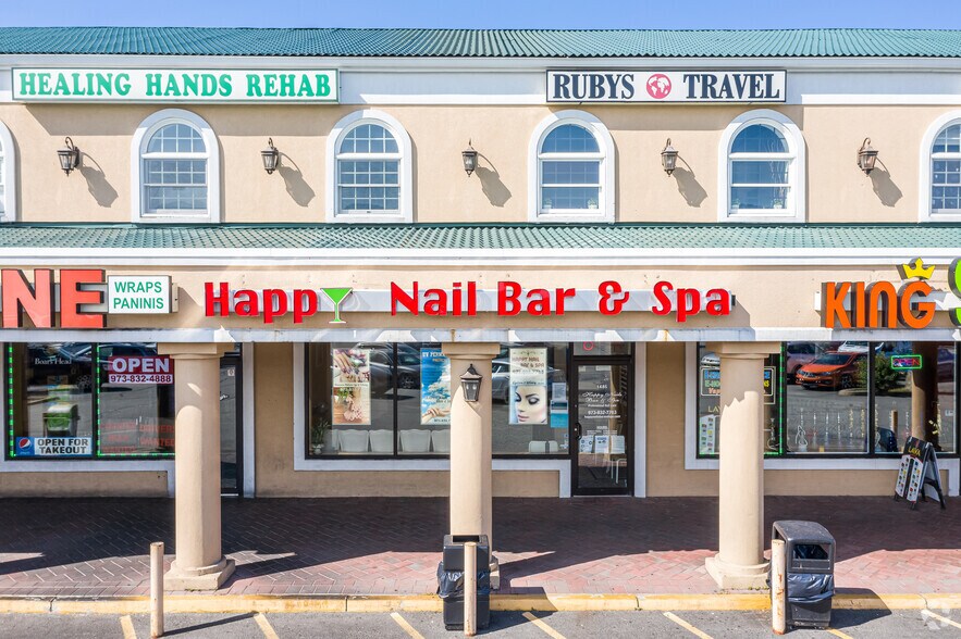 More Photos Of 1471-1491 State Route 23, Wayne Restaurant For Lease