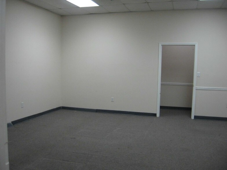 More Photos Of 2930 Heritage Pl, Milledgeville Office For Lease