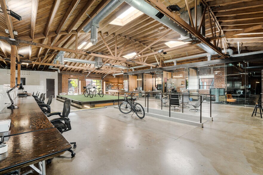 More Photos Of 2210 Broadway, Santa Monica Loft Creative Space For Lease