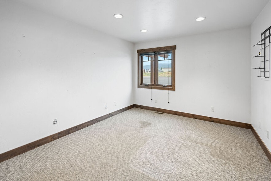 More Photos Of 744 Rocky Road Industrial Loop, Driggs Warehouse For Lease
