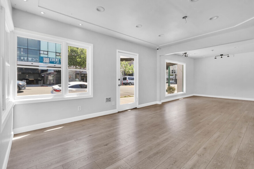 More Photos Of 1840 Columbia St, San Diego Storefront For Lease