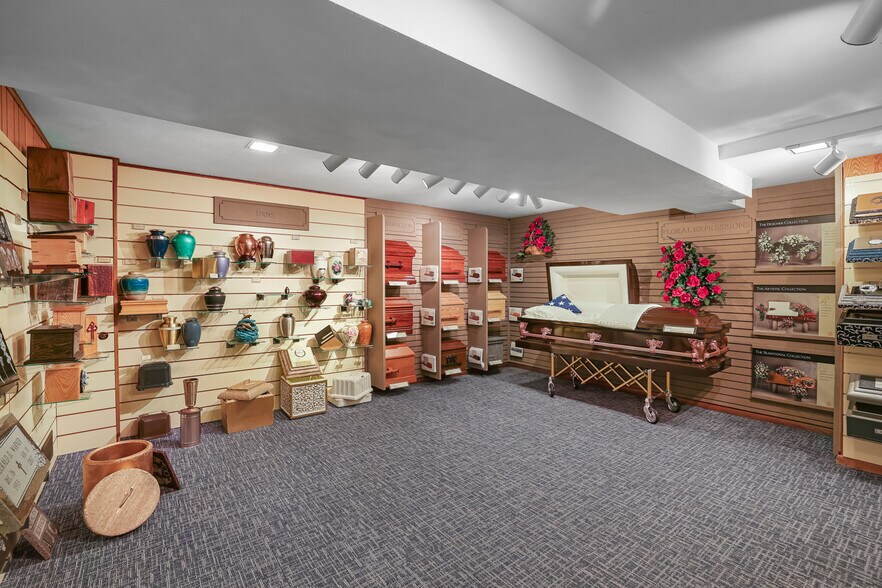 More Photos Of 1801 Commerce Blvd, Mound Funeral Home For Sale