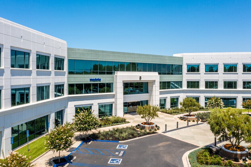 More Photos Of 5 Peters Canyon Rd, Irvine Office For Lease