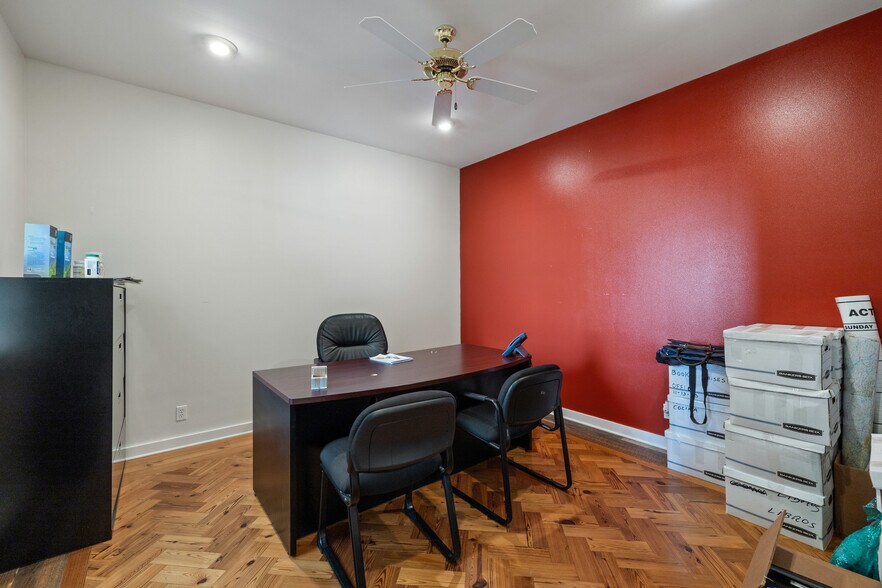 More Photos Of 116 Hoxie St, Coupland General Retail For Sale