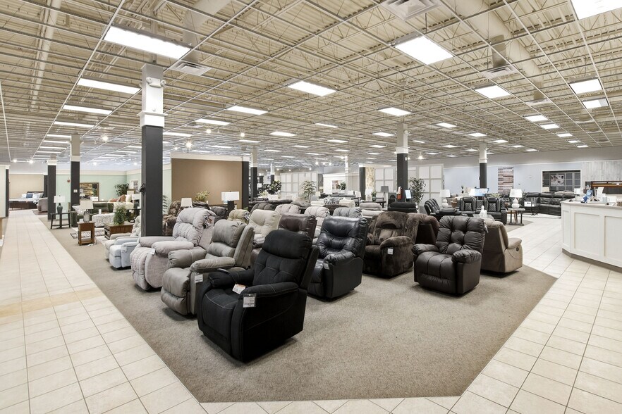 More Photos Of 1350-1380 N Broadway Ave, Bartow Freestanding For Lease