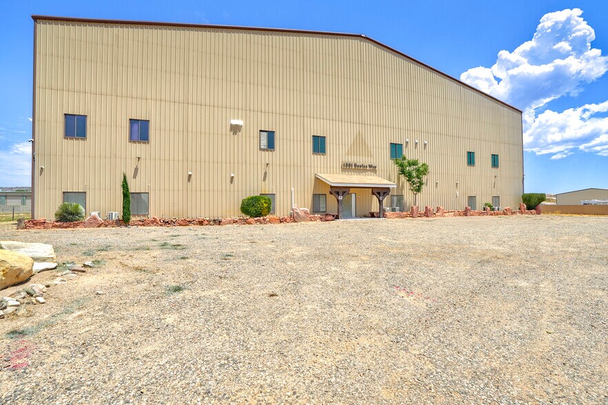 More Photos Of 1581 Boyles Way, Camp Verde Manufacturing For Sale