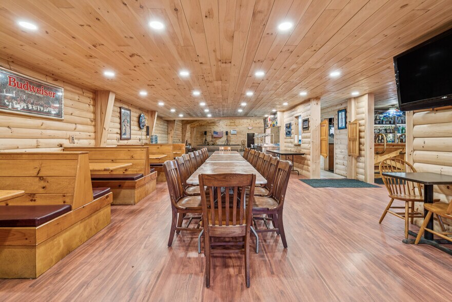 More Photos Of 1 Maple ave, Chelsea Restaurant For Sale