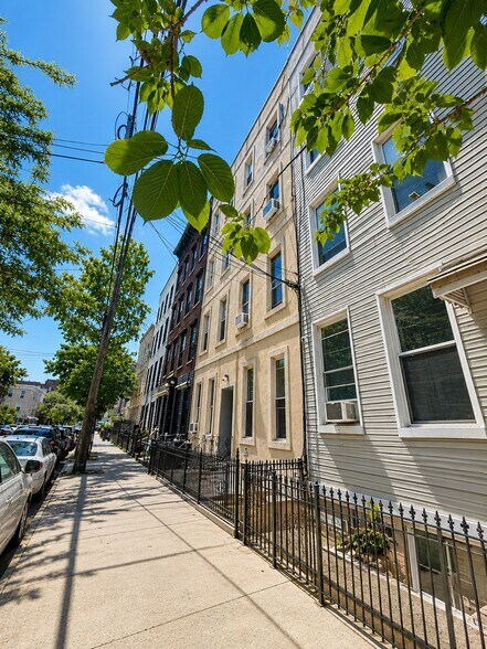 More Photos Of 148 N 9th St, Brooklyn Apartments For Sale