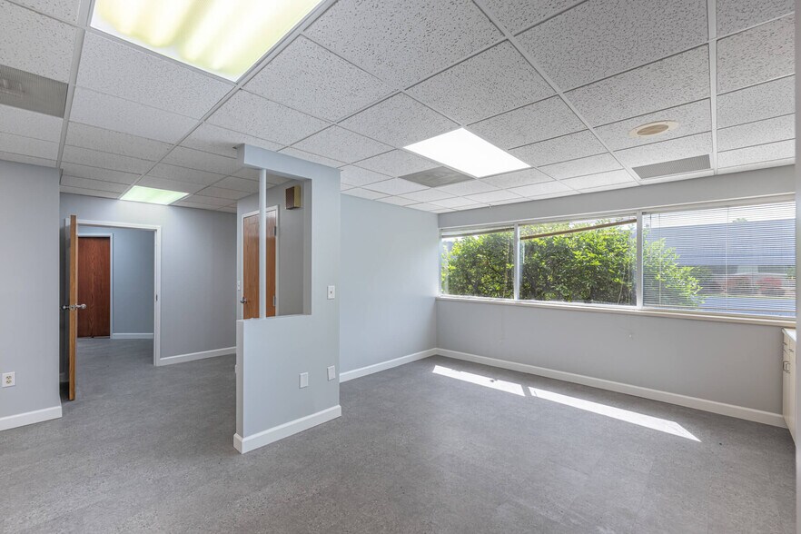 More Photos Of 7271 N Main St, Dayton Medical For Lease