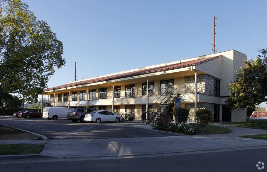 More Photos Of 10800 Hole Ave, Riverside Office For Lease
