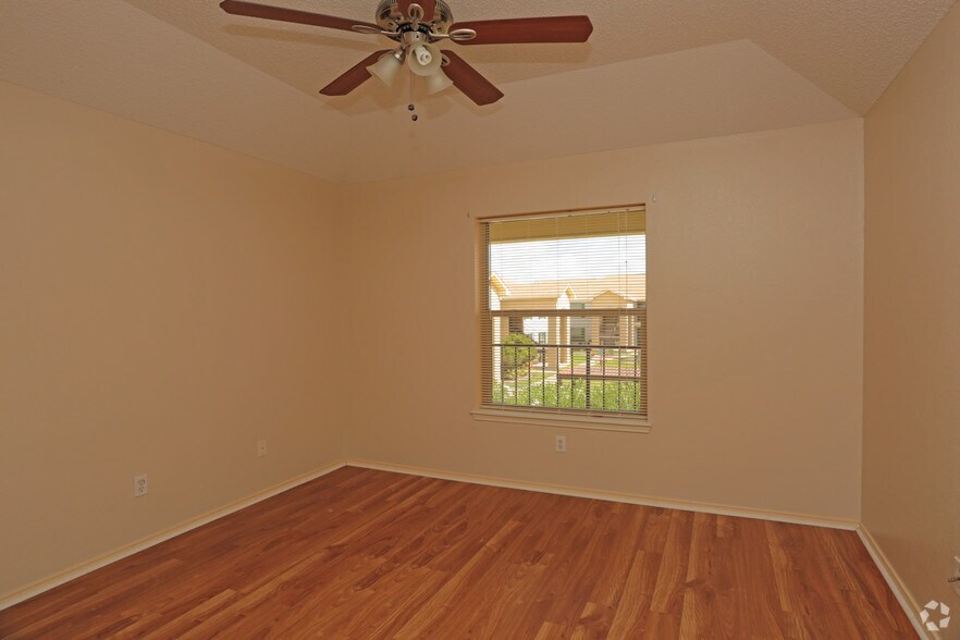 More Photos Of 2501 Hibiscus Ave, McAllen Apartments For Sale