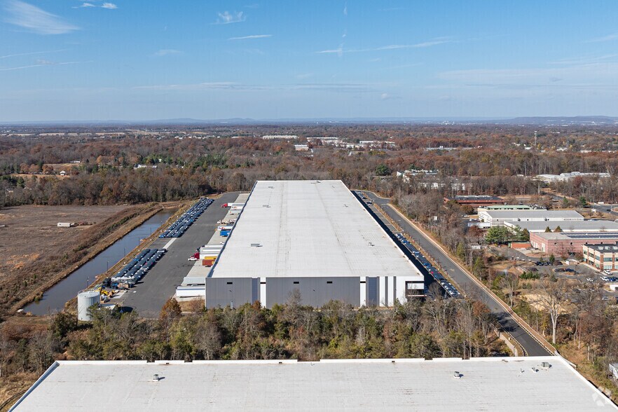 More Photos Of 47 Veronica Ave, Somerset Distribution For Lease