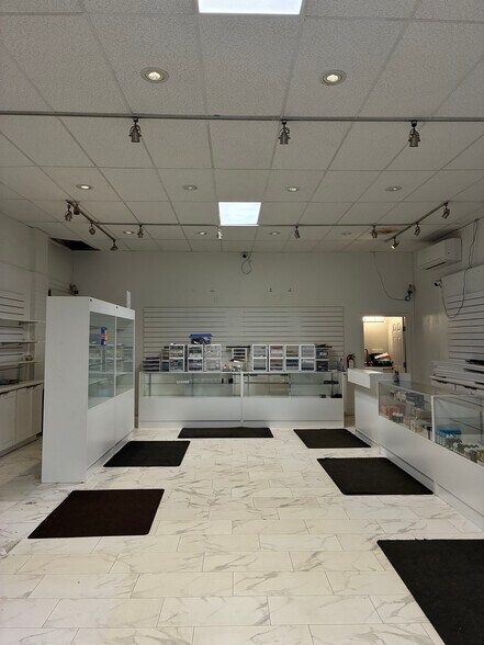 More Photos Of 46-028 Kawa St, Kaneohe Freestanding For Lease